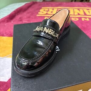 Chanel shiny calfskin logo loafers